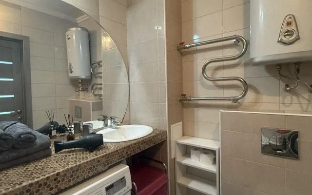 S dvumya spalnyami i udobnoy parkovkoy Flat