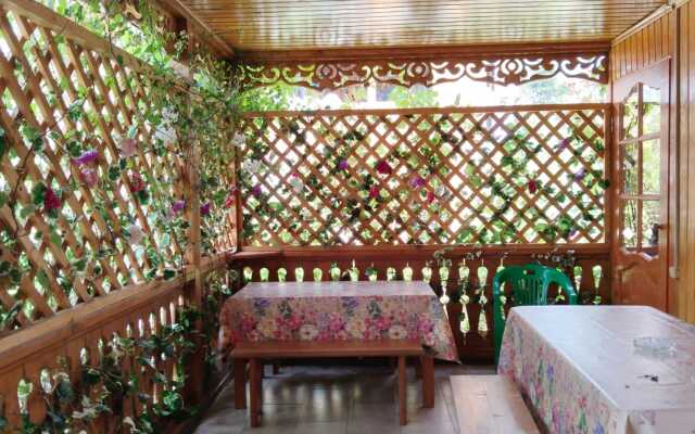 Gostevoy Dom Demerdzhipa Ulitsa, 84 Guest House