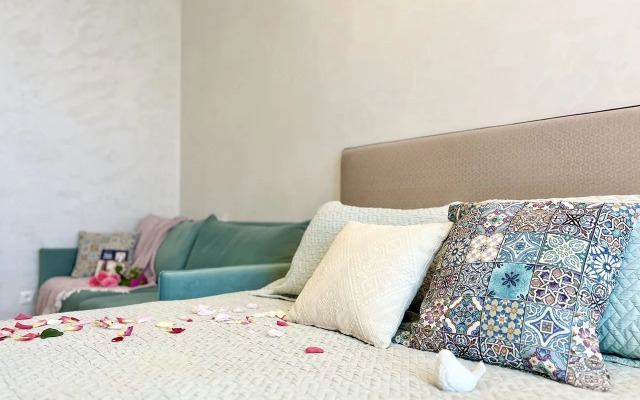 Апартаменты на Ялтинской 12А ЖК «Шато Лувр»