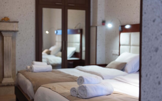 Kraveli Hotel