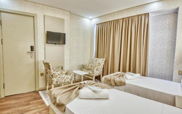 Flori̇na Hotel