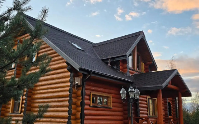 Частный дом Уница 300кв.м на первой линии озера Селигере