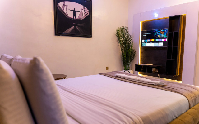 247 Luxury Hotel