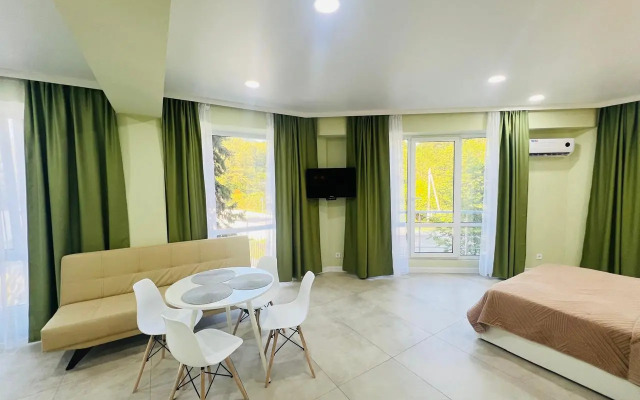 Studiya S Balkonom I Basseynom Na Territorii Apartments