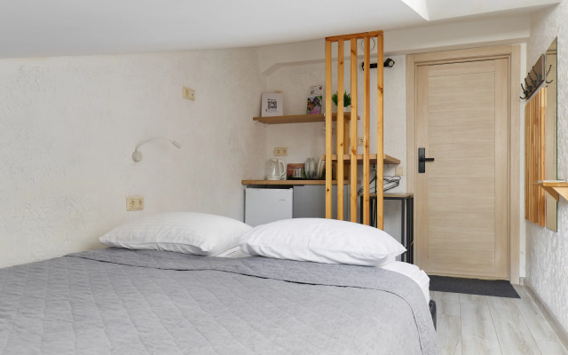 Rushinkzn апартаменты | Комната на мансардном этаже в Центре Казани с Wi-Fi и Парковкой