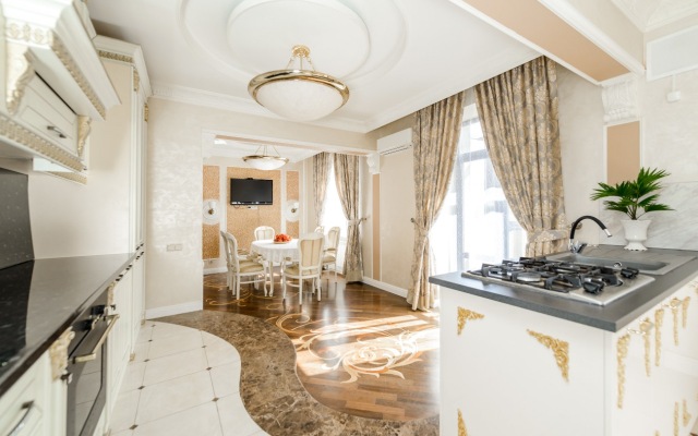 Versal'. Dvuhetazhnaya 6K na Kutuzovskom Flat