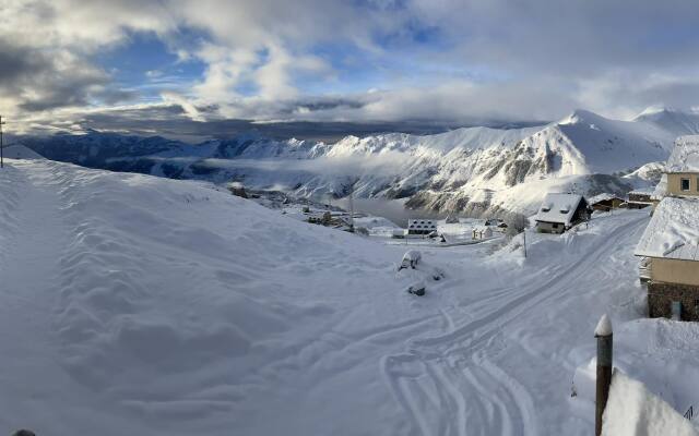 Отель Seven Gudauri