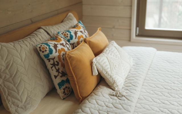 Частный дом с баней и чаном у воды и леса