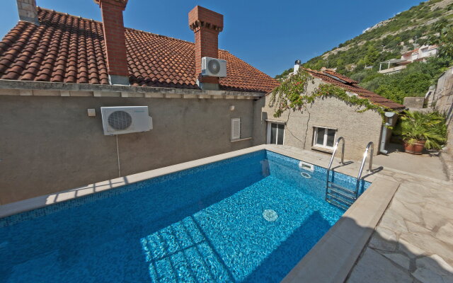 Ivanino Villa