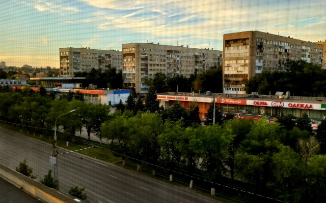 Prostornaya kvartira s erkerom v cenrte goroda-geroya Flat