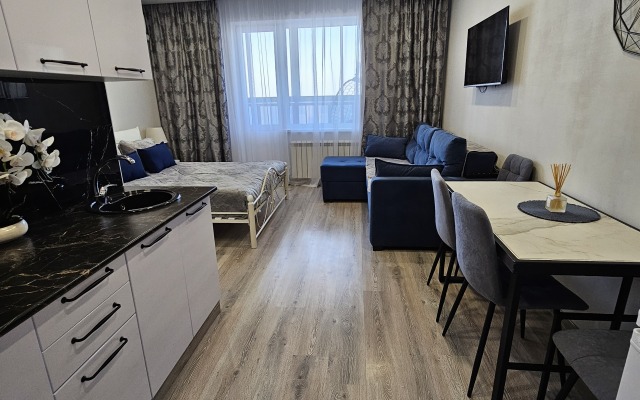 Studiya U Metro Na 25 Etazhe Flat