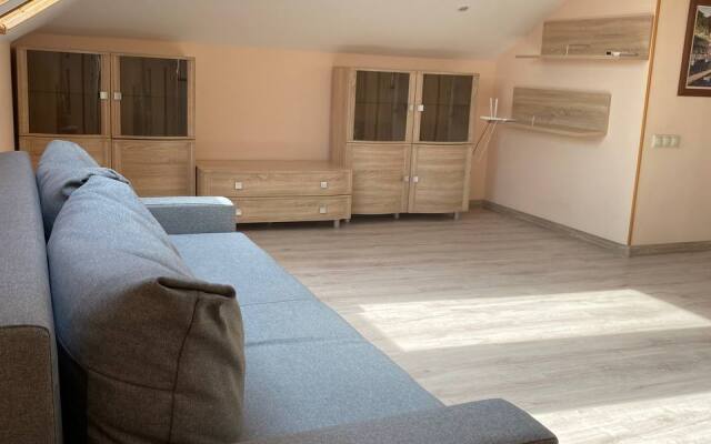 Semeynye Dvukhurovnevye Aysberg Apartments