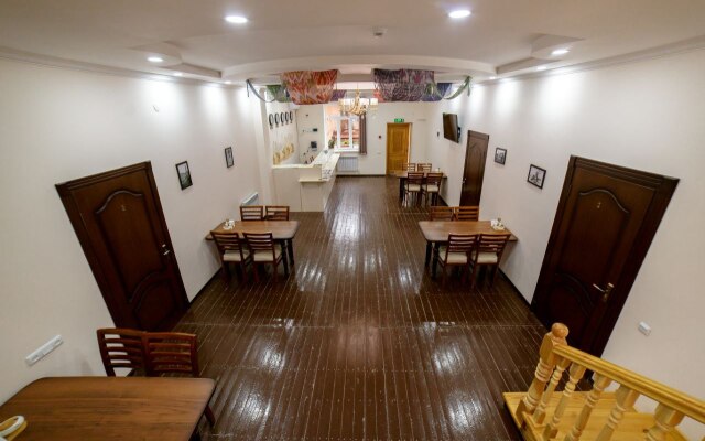 Hotel Caravan Hotel