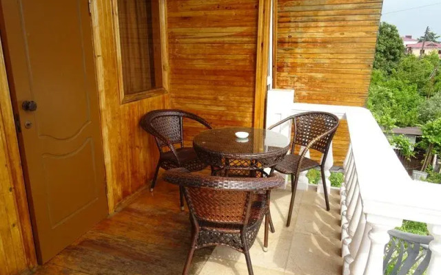 Dautiya Guest House