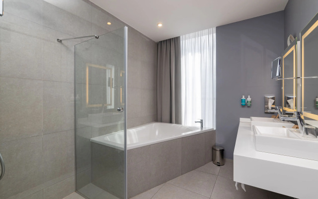 Novotel Arkhangelsk Hotel