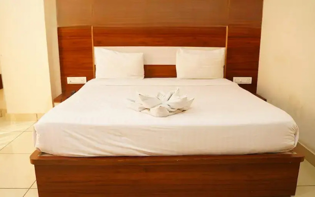 Aaradhya Hotel