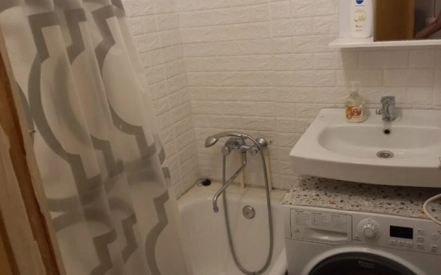 1-Komnatnaya Ryadom S Gorodskim Plyazhem Flat