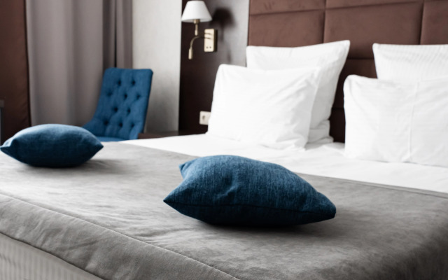 Ariya Hotel
