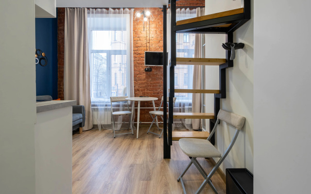 Квартира Просторная студия у Площади Восстания