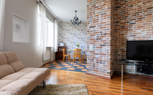 Yevro 2 U M. Kirovskiy Zavod Flat