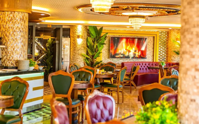 Can Adalya Palace Hotel