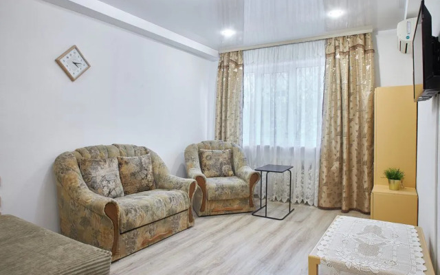 Квартира уютная на улице Генерала Петрова 12