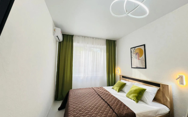 Studiya S Basseynom Apartments