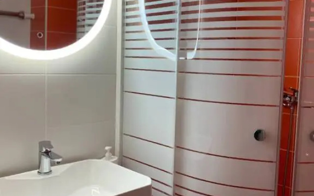 Apartamenty Uluchshennye Trekhmestnye SalutApart 8