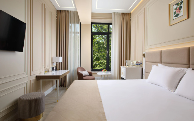 Amk Montis Hotel