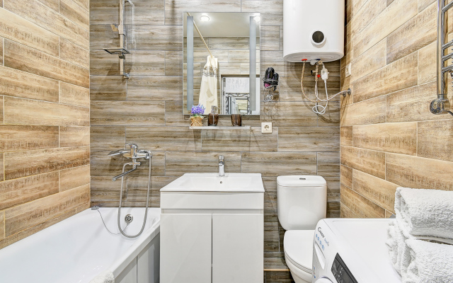 Uyutnye  MorskayaSimfonya-2 s balkonom, vannoj, bassejnom na territorii ZhK Apartament