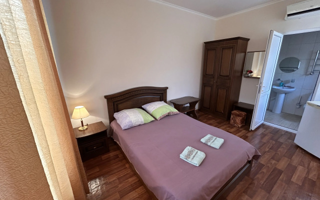 Otdyih V Loo Guest House