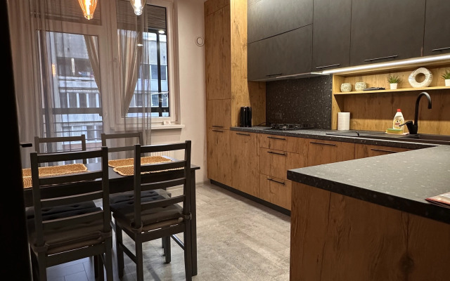 Nu Priekhali Na Leonova 55k4 Flat