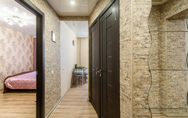 Na Sutki Na Ulitse Oktyabr'skoj 46 Apartments