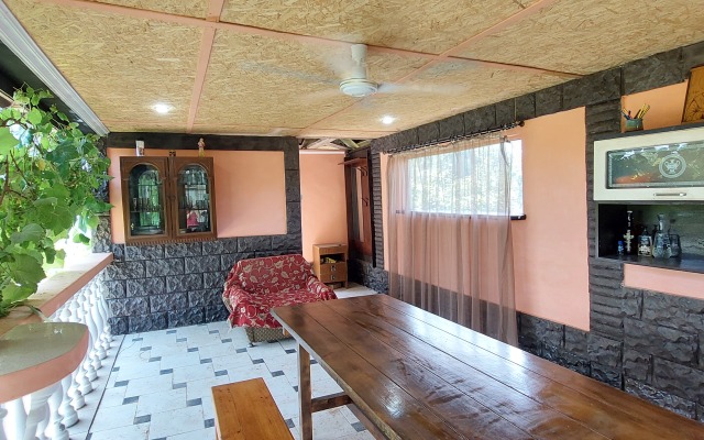 S Vidom na Gory Luchana Private House