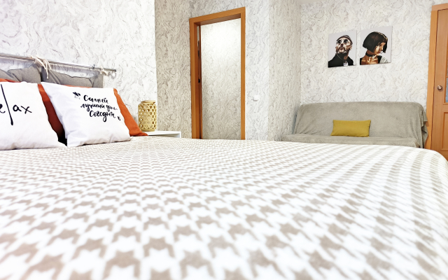 Квартира уютная на Робеспьера 23