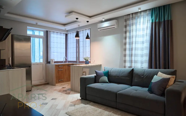 Aparts Pro Stilnaya studiya u Volgi v ZHK Brig na 7 etazhe Flat
