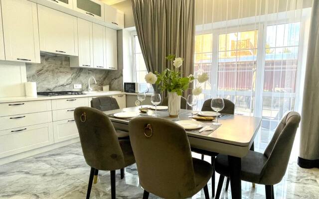 Частный дом Apartburo Grey House