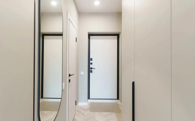 1-Kom Studiya, Minsk-Mir Flat