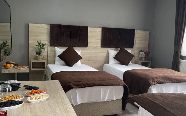 Pugari Hotel