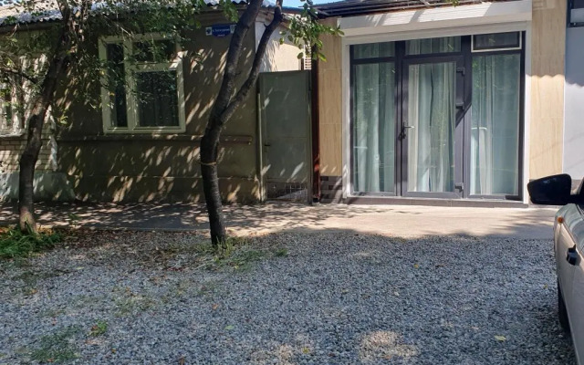 U Zhd Vokzala Flat
