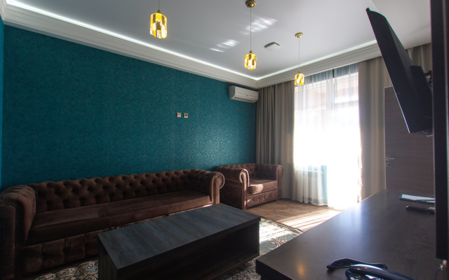 Aura Hotel