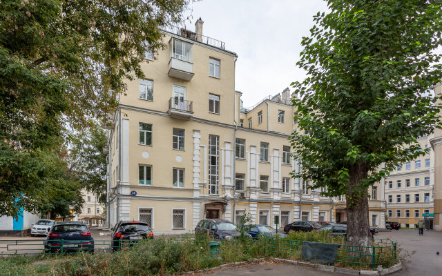 Dvukhkomnatnye v istoricheskom tsentre Moskvy Apartments