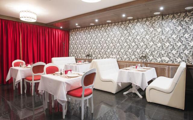 Kutuzov Hotel