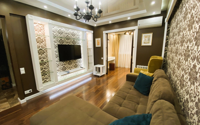 Квартира Уютная в Тихом Центре на Роз 65 10 Минут до Моря