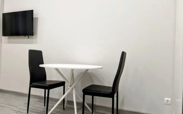 Апартаменты RentHome студия Сияние на Южном шоссе у ТЦ Амбар