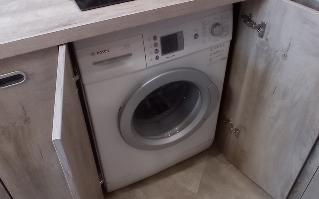 Квартира с красивой круглой подсветкой