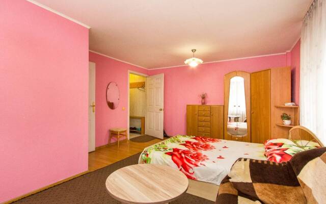 Na Shevchenko 1 Apartments