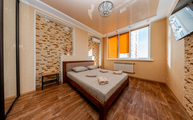 u Plyazha Park Pobedy na 4 Gostey s Vidom Na More Flat
