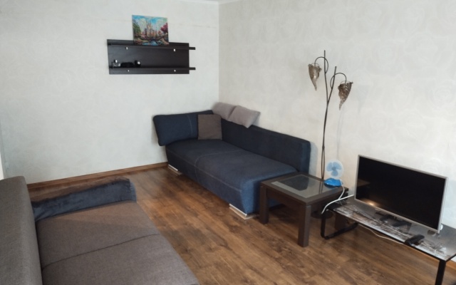 Proletarskaya D.47 U Nizhnego I Verkhnego Ozera Flat
