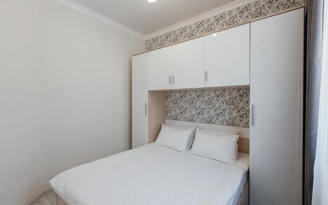 Red Apartments Art Layt Siti Vinsent Apartments